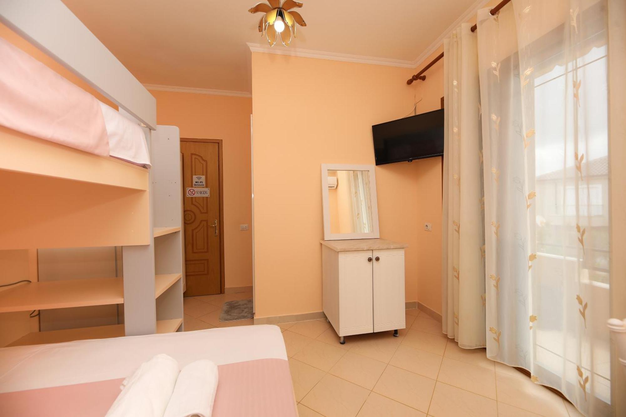 Vila Feliz - Premium Rooms With Free Private Parking Vlorë Zimmer foto